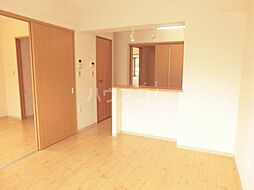 JR東海道本線 六合駅 徒歩25分の賃貸マンション 4階2SLDKのリビング/ダイニング