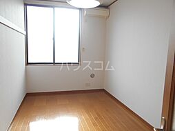 メインシティガーデン新井壱番館 104 1階1Kのリビング/ダイニング