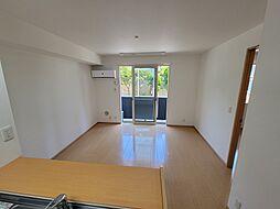 メゾンヴェール徳住 102 1階1LDKのリビング/ダイニング