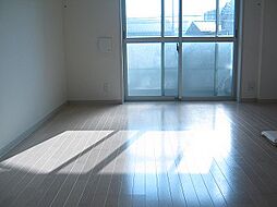 東京メトロ千代田線 北千住駅 徒歩19分の賃貸マンション 2階1Kのリビング/ダイニング