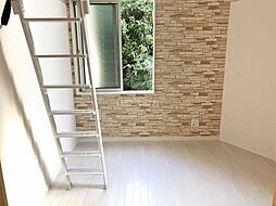 ユナイト衣笠ロバート・ホロビッツ 106 1階ワンルームのリビング/ダイニング