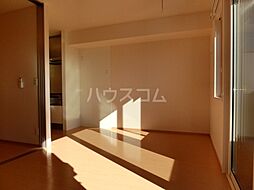 東武伊勢崎線 獨協大学前駅 徒歩5分の賃貸アパート 3階1LDKのリビング/ダイニング