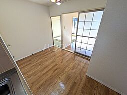 東京メトロ千代田線 北綾瀬駅 徒歩18分の賃貸マンション 3階2DKのリビング/ダイニング