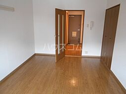 コモド嵯峨 102 1階1Kのリビング/ダイニング