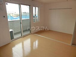 ブライト学園の森 301 3階1LDKのリビング/ダイニング