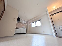 アゼリア・オオクボ 302 3階2LDKのリビング/ダイニング