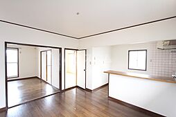 シャーウッドＭＩ 201 2階2LDKのリビング/ダイニング