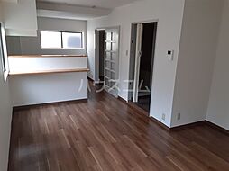 シンエイII 105 1階1LDKのリビング/ダイニング