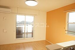 パールエイト 203 2階1LDKのリビング/ダイニング