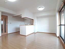 グランドールかさでら 502 5階1LDKのリビング/ダイニング