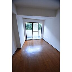 アトリウム前田 103 1階ワンルームのリビング/ダイニング