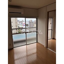 コーポＫＡＷＡＨＡＲＡ 501 5階2DKのリビング/ダイニング