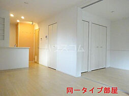 イースト　スクエア　I 203 2階2LDKのリビング/ダイニング