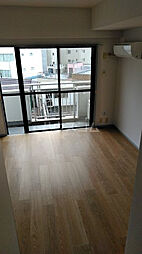 リバティ・ヒル 202 2階1Kのリビング/ダイニング