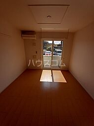 リュブミラーカ　III 101 1階2DKのリビング/ダイニング