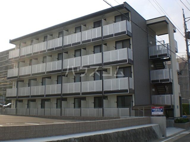 8 / 18