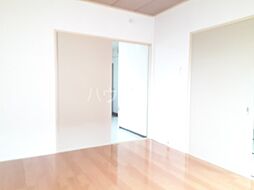 ロイヤルヒルズ 202 2階2DKのリビング/ダイニング