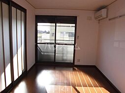 ミンガル 102 1階2Kのリビング/ダイニング