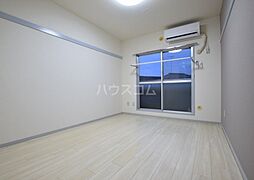 ヒルトップテネラ 107 1階ワンルームのリビング/ダイニング