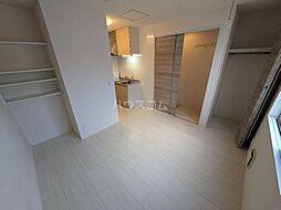 MKハウス 2階ワンルームのリビング/ダイニング