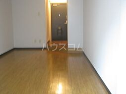 ラトゥール御替地 202 2階ワンルームのリビング/ダイニング