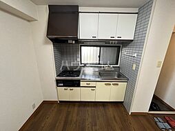 シャトレー小松里 4-D 4階2DKのリビング/ダイニング