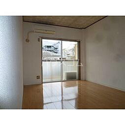 グリーンプラザ滝山 1階ワンルームのリビング/ダイニング