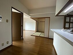 ジョリヴィ安城二本木 205 2階4LDKのリビング/ダイニング