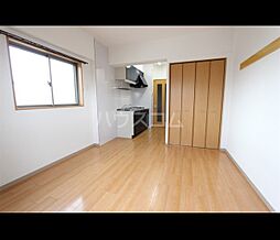 バウムガルテン 303 3階ワンルームのリビング/ダイニング