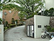 【中学校】名古屋市立神丘中学校まで879ｍ