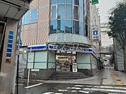 【コンビニエンスストア】ローソン・スリーエフ 横須賀中央駅前店まで854ｍ