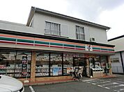 【コンビニエンスストア】セブンイレブン藤沢村岡東店まで1076ｍ