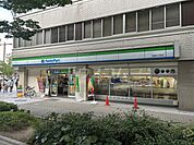 【コンビニエンスストア】ファミリーマート名駅五丁目店まで570ｍ