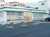 【コンビニエンスストア】ファミリーマート　豊中岡町北店まで388ｍ