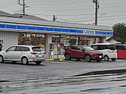 【コンビニエンスストア】ローソン佐和駅西店まで1270ｍ