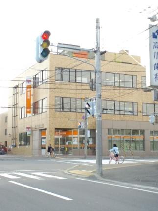 画像7:札幌白石郵便局貯金・保険(郵便局)まで490m
