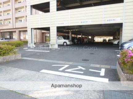 画像18:駐車場