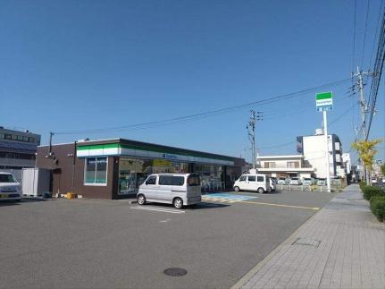 画像17:ファミリーマート和歌山小雑賀店(コンビニ)まで418m