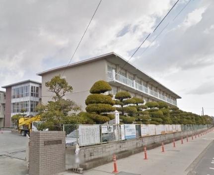画像17:岡山市立芳田小学校(小学校)まで252m