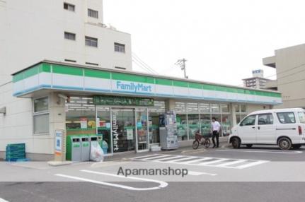 画像18:ファミリーマート高松松島町店(コンビニ)まで118m
