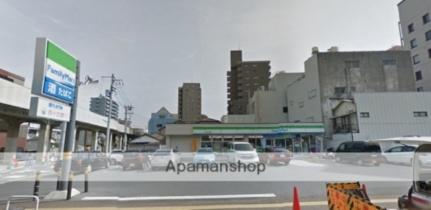 画像18:ファミリーマート栗林公園前店(コンビニ)まで250m