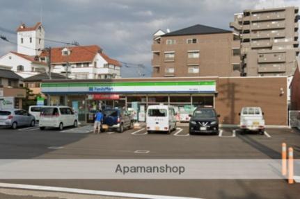 画像17:ファミリーマート高松三条町店(コンビニ)まで590m
