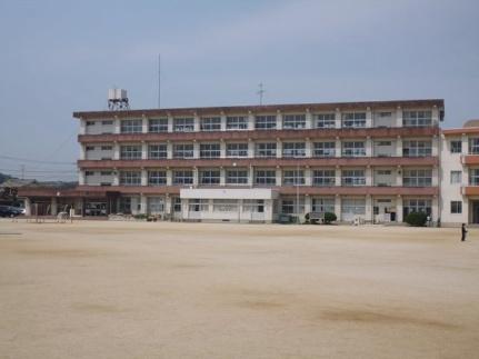 画像14:戸次小学校(小学校)まで900m