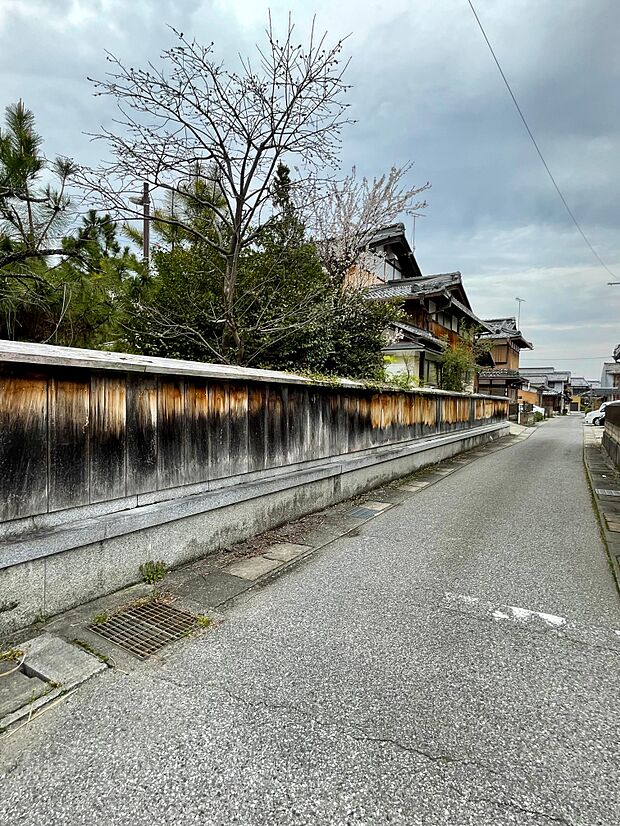 東道路幅3.26ｍ。